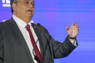 Dino diz que acordo sobre emendas ainda passará pelo plenário do STF