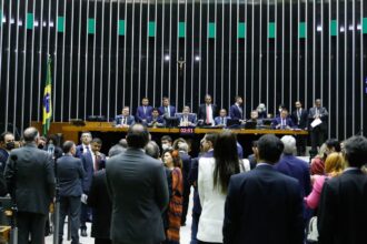 Emendas parlamentares pioram execução das políticas, diz especialista