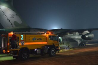 FAB cede avião para auxiliar no combate ao fogo no interior paulista