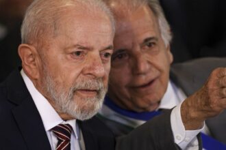 Lula diz que alistamento feminino dará diversidade às Forças Armadas