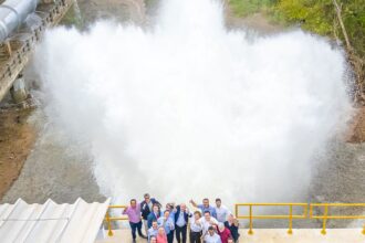 Lula inaugura obra que leva água ao interior do estado da Paraíba