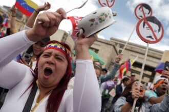 Maduro e opositores celebram manifestações de rua na Venezuela