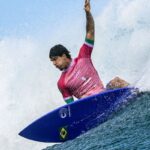 Medina perde para australiano e fica fora da final do surfe