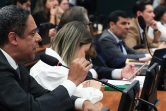 Projetos que limitam ação do STF avançam na Câmara dos Deputados