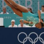 Rebeca é ouro no solo e vira maior medalhista olímpica do Brasil