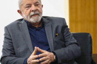 “Alguém que pratica assédio não vai ficar no governo”, diz Lula