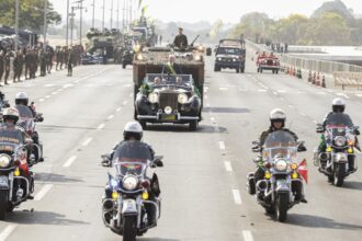 Autoridades prestigiam desfile do 7 de Setembro em Brasília