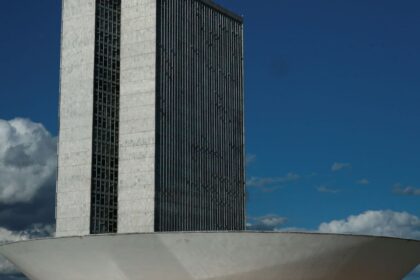 Câmara: CCJ vota anistia a presos do 8/1 e analisa projetos contra STF