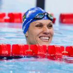 Carol Santiago conquista medalha de prata nos 100 metros peito