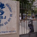 Estudantes seguem ocupando a Uerj após fim de prazo dado pela reitoria