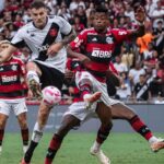 Flamengo e Vasco medem forças no estádio do Maracanã