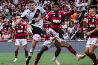 Flamengo e Vasco medem forças no estádio do Maracanã