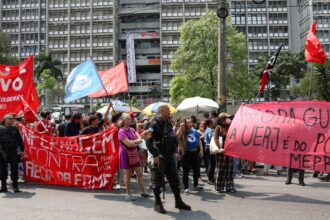 Ocupação da Uerj: Justiça autoriza uso da força policial e multa