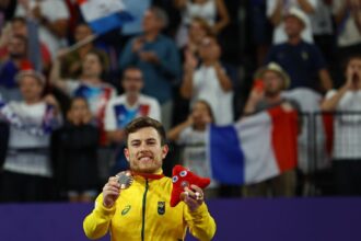 Paris 2024: Vitor Tavares é bronze na classe simples SH6 do badminton