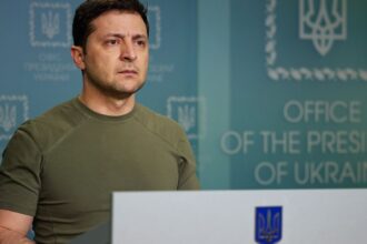 Zelensky anuncia volta de 49 prisioneiros detidos pela Rússia