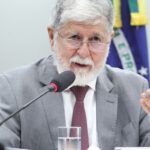 Celso Amorim defende que Brasil deve insistir em diálogo com Venezuela