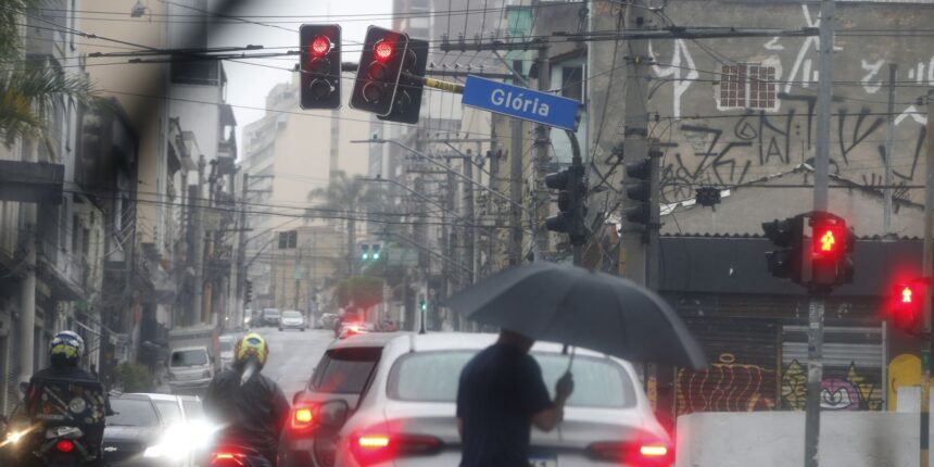 Chuva em São Paulo perde intensidade, aponta Defesa Civil