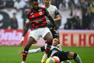 Copa do Brasil: Flamengo segura empate com Corinthians e chega à final