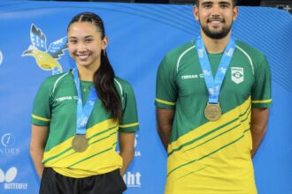 Giulia Takahashi e Guilheme Teodoro são ouro no Pan de tênis de Mesa