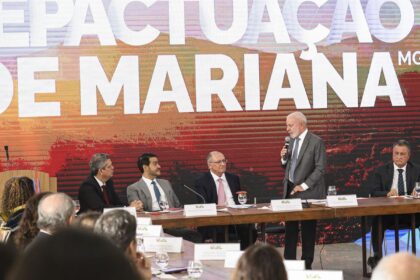 Tragédia de Mariana: governo e mineradoras assinam acordo de R$ 132 bi