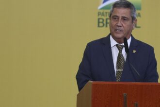 Braga Netto teve participação concreta em atos golpistas, diz PF