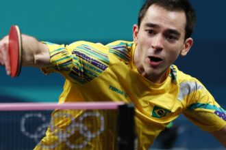 Calderano sobra contra cazaque e avança às quartas de WTT na Alemanha