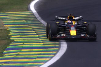 Chuva forte em SP faz F1 adiar sessão classificatória para domingo