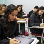 Enem: cursos populares são oportunidade para alunos de baixa renda