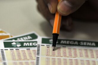 Mega-Sena acumula e irá sortear prêmio de R$ 18 milhões