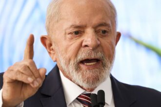 Vitória de Kamala Harris é mais segura para a democracia, diz Lula