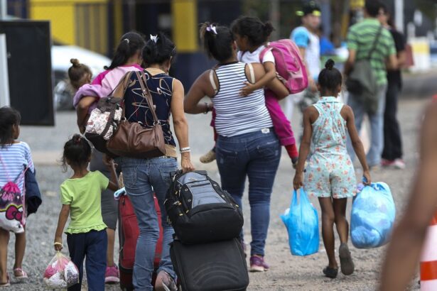 Caminhos da Reportagem mostra situação de imigrantes no país
