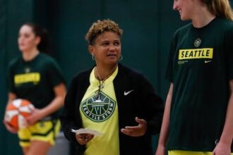 Conectada com o Brasil, Pokey Chatman almeja nova onda no basquete