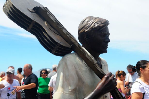 Hoje é Dia: Tom Jobim, Catulo de Paula e Dia do Forró são destaques