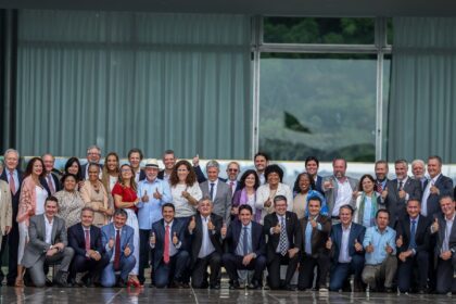Lula faz última reunião do ano com todos os ministros