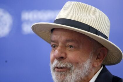 Lula passa por exames e é liberado para voltar a Brasília
