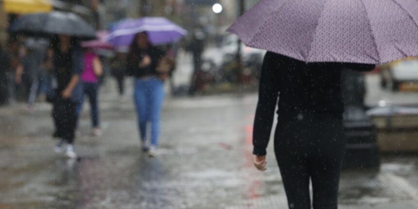 Pancadas de chuva atingem litoral sul e região metropolitana de SP