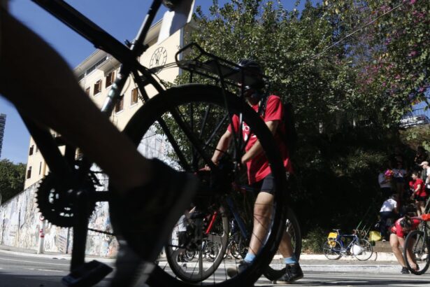 Produção de bicicletas convencionais cai, mas a das elétricas aumenta