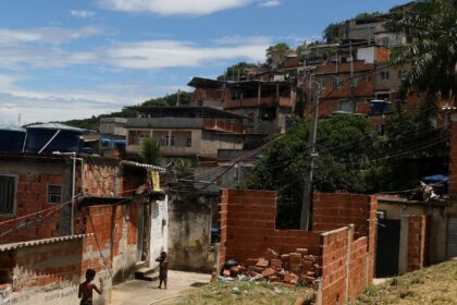Senado aprova recursos para regularizar favelas e áreas de invasão
