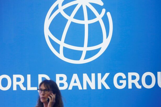 Brasil deve crescer 2,2% em 2025, aponta Banco Mundial