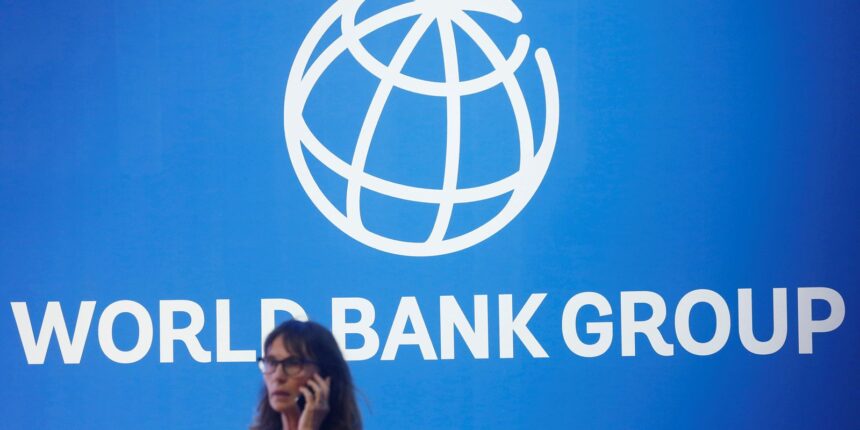 Brasil deve crescer 2,2% em 2025, aponta Banco Mundial