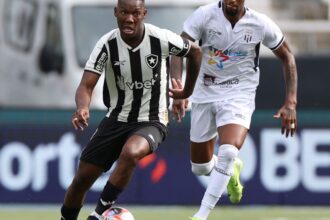 Campeão brasileiro e da Libertadores, Botafogo inicia 2025 com derrota