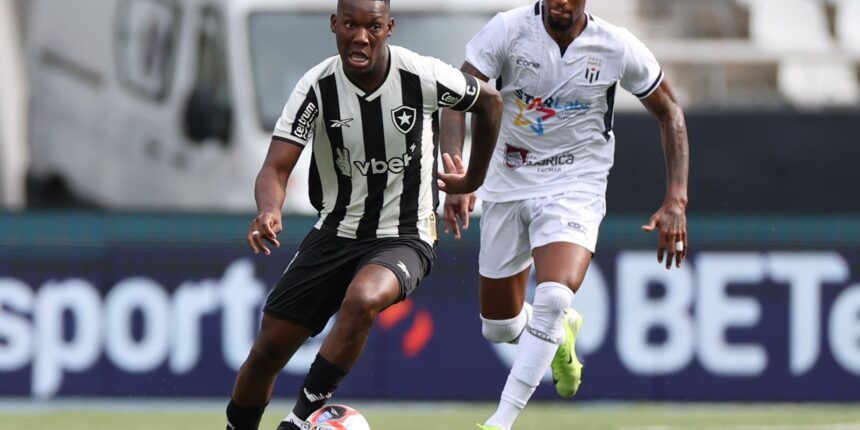 Campeão brasileiro e da Libertadores, Botafogo inicia 2025 com derrota