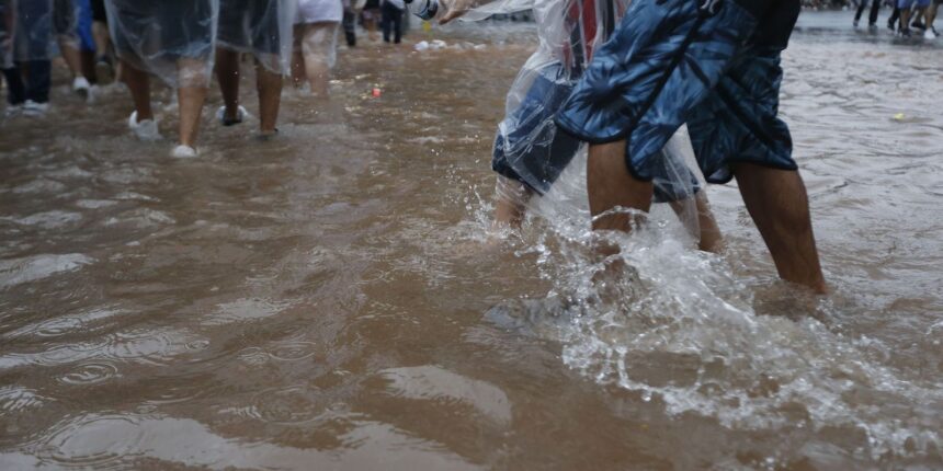 Chuvas deixam cidade de SP em estado de atenção para alagamentos