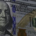 Dólar cai para R$ 5,94 e fecha no menor nível desde fim de novembro