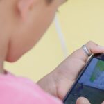 Escolas da educação básica iniciam ano letivo com proibição de celular