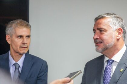 Paulo Pimenta anuncia saída, e Sidônio Palmeira assumirá Secom