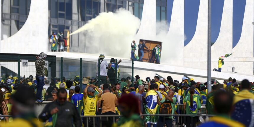 Políticos e jornalistas revivem 8 de janeiro: dia entrou para história