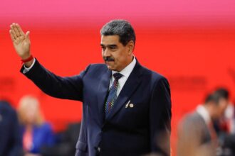 Venezuela: Maduro assume 3º mandato e promete reforma na Constituição