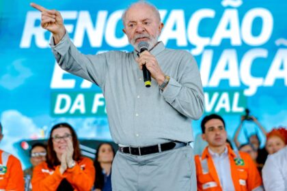 Lula diz que combustíveis fósseis vão financiar a transição energética