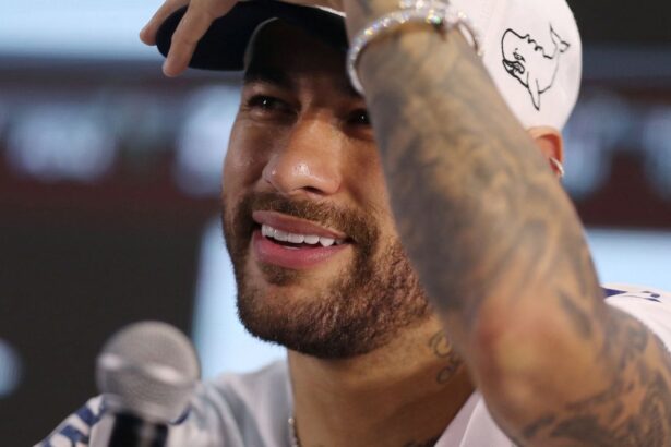Neymar diz que retorna ao Santos para voltar a ser feliz